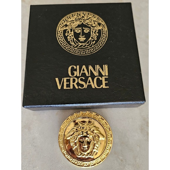 ヴェルサーチ メドゥーサ メデューサ サークル ブローチ VERSACE